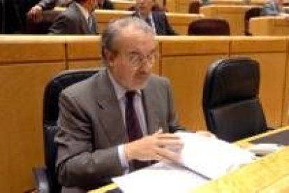 Pedro Solbes, en el pleno del Senado donde se debatió el Proyecto de Ley de Presupuestos Generales