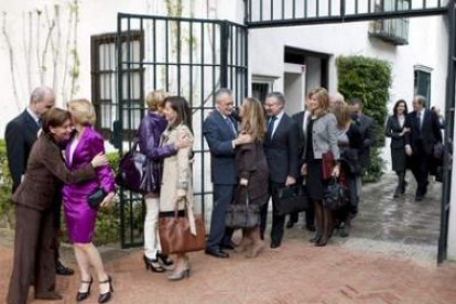 Griñán recibe a los miembros del Consejo de Ministros en los Reales Alcázares de Sevilla.