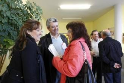 Katy Díaz, Miguel Martínez y Teresa Gutiérrez, antes del comité