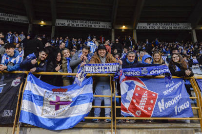 Aficionados del Deportivo de La Coruña en el Reino de León. MARÍA FUENTES