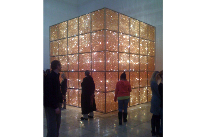 'Cube Light' del artista chino Ai Weiwei, de 2008, en la exposición 'So Sorry' de 2010. PITTIGRILLI/WIKIMEDIA COMMONS