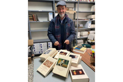 Imagen de los libros entregados al Archivo Diocesano de Astorga. DL