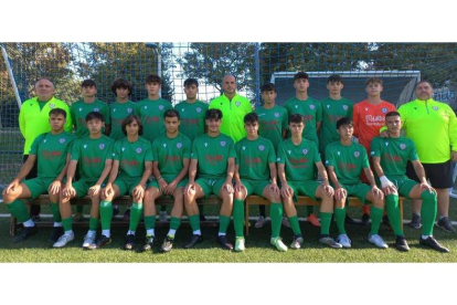 Formación del equipo del Atlético Pinilla que milita en el grupo B de la 1ª División Regional Juvenil. DL