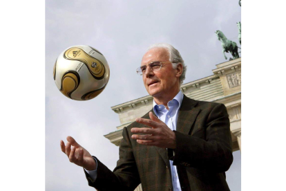 Beckenbauer siempre será una leyenda del fútbol mundial. GRIMM