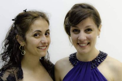 Adriana Viñuela y Elisa Rapado actúan este domingo en la Fundación Cerezales Antonino y Cinia. DL