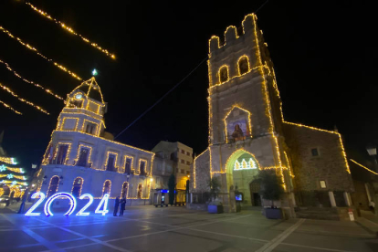 Iluminación de navidad en La Bañeza. RAMIRO