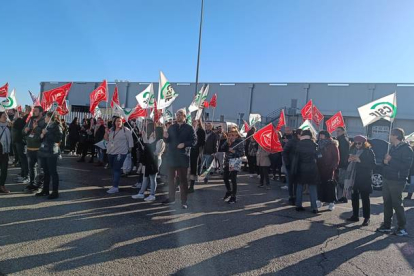 Concentración de protesta de los trabajadores del centro Estrada el pasado diciembre. DL