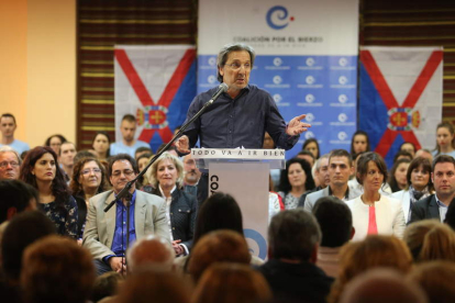 Pedro Muñoz en uno de los actos de Coalición por El Bierzo. ANA F. BARREDO
