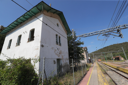edificio de la antigua estación donde se acondicionará el museo ferroviario. L.DE LA MATA