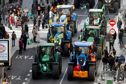 La tractorada que en febrero de 2020 convocó a más de 5.000 personas y 800 tractores por las principales arterias de la capital leonesa. RAMIRO