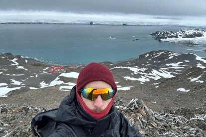 El profesor de la ULE Alejandro Gómez Pazo participa en una investigación en la Antártida