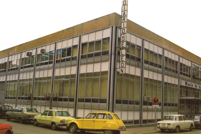 Exterior de la sede del periódico de Lucas de Tuy, donde con anterioridad estaba la iHora Leonesai, periódico adquirido por Diario de León en 1984