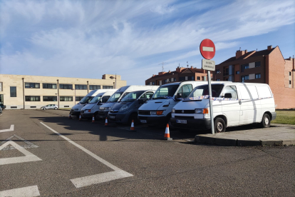 Ocho detenidos en una macrooperación contra ropa falsificada en Trobajo