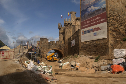 Obras de restauración del Castillo de los Templarios durante la primera década del siglo XXI.