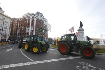 El campo estalla con una nueva tractorada en León.