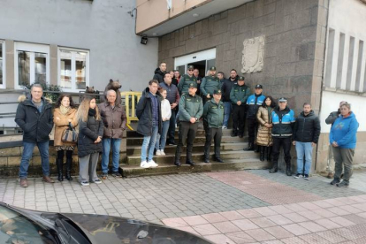 Villablino recuerda a los guardias civiles asesinados en Barbate.