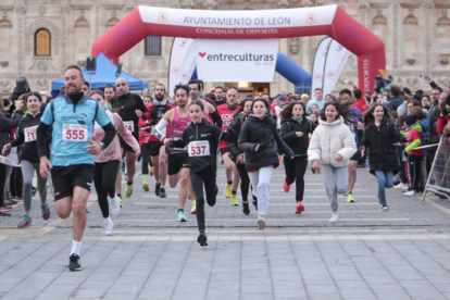 Corredores y corredoras de León en una de las competiciones solidarias de la oenegé Entreculturas.