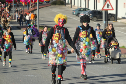 Bembibre vivió su sábado de Piñata para cerrar las fiestas de Carnaval en el Bierzo Alto.