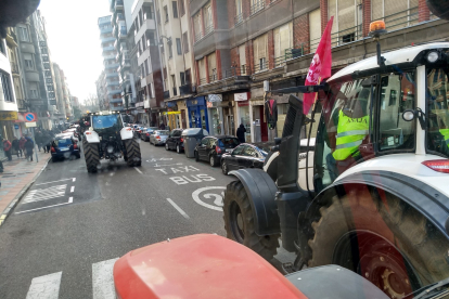 Los tractores avanzan desde República Argentina.