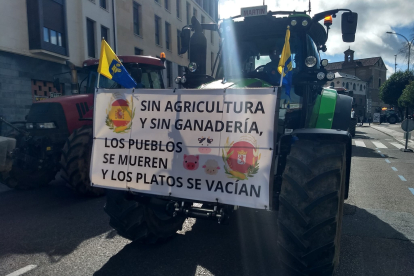 Los primeros tractores llegan a Santo Domingo.