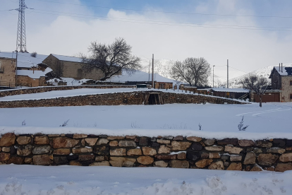 El temporal ha cubierto de blanco las montañas de la provincia leonesa.