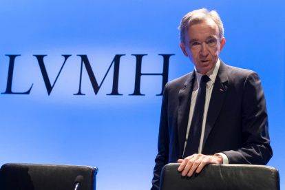 El presidente ejecutivo del grupo francés del lujo Louis Vuitton Moët Hennessy (LVMH), Bernard Arnault, cumple 75 años.