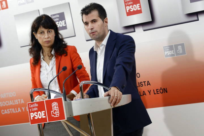El secretario general del PSOE de Castilla y León, Luis Tudanca y la ministra de Igualdad, por entonces portavoz socialista en las Cortes, Ana Redondo en el 2014. Eran otros tiempos
