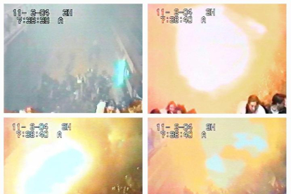 Fotografias tomadas de las imágenes captadas por las cámaras de seguridad de la estación de Atocha, distribuidas por Policía Nacional, que muestran la primera secuencia de la tercera explosión del 11-M, y que hoy han sido emitidas por las cadenas de televisión.