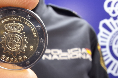 Moneda de 2 euros por el 200 aniversario de la Policía Nacional