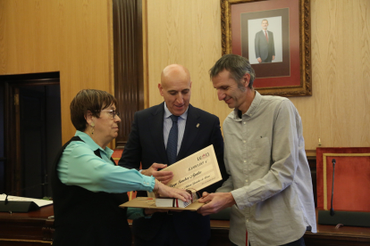 Entrega del galardón en la anterior edición del Premio Nacional de Poesía Antonio González de Lama.