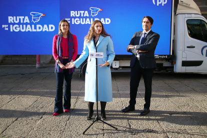 Acto del paso por León de la Ruta por la Igualdad del PP.