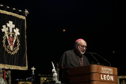 El pregón corrió a cargo del arzobispo de Oviedo, Jesús Sanz Montes.
