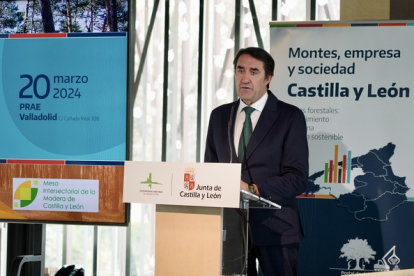 El consejero de Medio Ambiente, Vivienda y Ordenación del Territorio, Juan Carlos Suárez-Quiñones, presenta el Portal de datos forestales en Castilla y León.