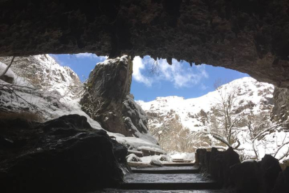 Vistas de la Cueva de Valporquero.