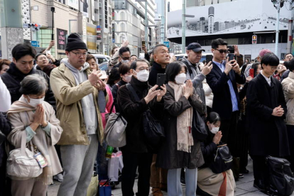 Personas en el centro de Tokyo.