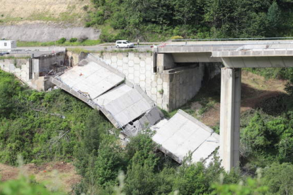 Imagen del viaducto del pasado 17 de junio de 2022, un día después de caerse.