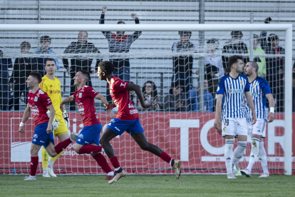 Juanfran García se estrenó con derrota al frente de la Ponferradina ante la SD Tarazona.