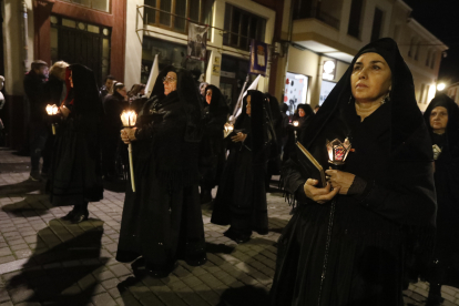 Un momento de la Adoración de las Llagas de Cristo.