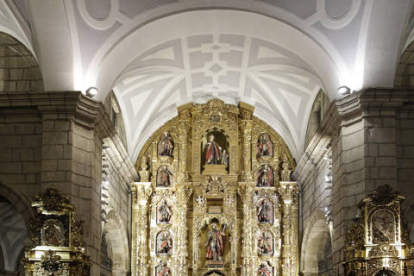Vía Crucis Procesional de la cofradía de Las Siete Palabras. F. Otero Perandones.