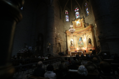 Las imágenes de la Eucaristía de la Cena del Señor en Villafranca del Bierzo.