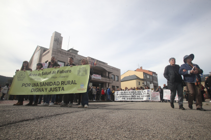 Manifestación por la sanidad rural en Fabero.