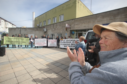 Los vecinos de Fabero, Vega de Espinareda, Candín y Peranzanes protestan por la merma de la calidad de la asistencia sanitaria en el medio rural.