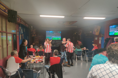 Los aficionados maragatos en la celebración del título de Copa del Athletic.