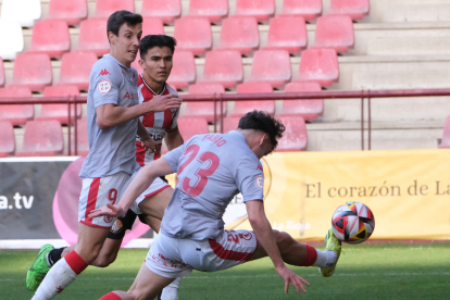 La Cultural no pasa del empate sin goles en Las Gaunas ante la SD Logroñés.