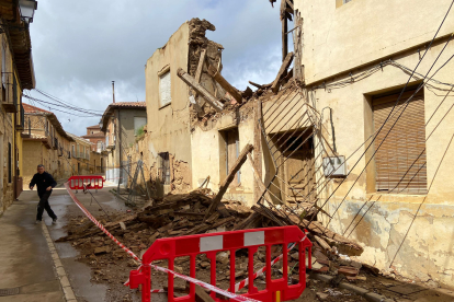 Casa derrumbada este domingo en la calle San Isidro de Valderas, en pleno casco histórico