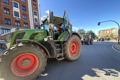 Tractores en la protesta de este martes en León.