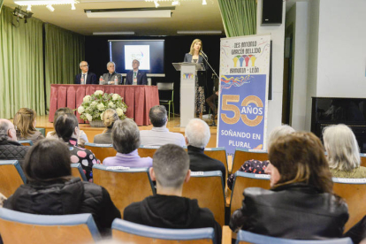 Presentación de los actos por los 50 años de funcionamiento del instituto de Armunia.