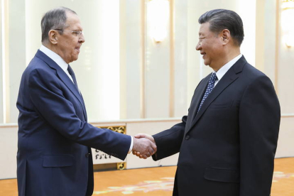 Sergey Lavrov con Xi Jinping. (Rusia)