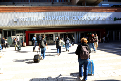 Aglomeraciones por la obras en la estación de Chamartín.