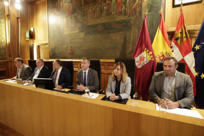 Pleno extraordinario de la Diputación de León.